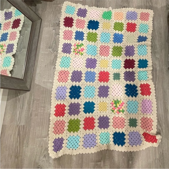 Vintage Handmade Blanket - Picture 3 of 4